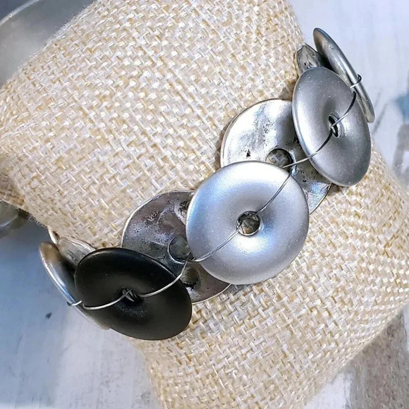 Mid Century Modern Style Handcrafted Silver Black Satin Disc Beads Bracelet - Picture 6 of 8